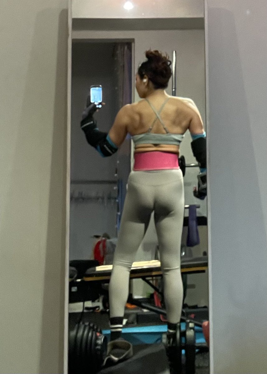 ひともも tweet media