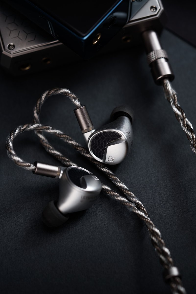 letshuoer's tweet photo. Discover the elegance of Astralis. ✨
Where superior sound meets timeless aesthetics.
Elevate your everyday style and sound.
🔗 https://t.co/xM8XvZc2ZZ
#letshuoer #Astralis #newrelease #planarpower #hifiaudio #musiclovers #audiogear #ImmersiveSound https://t.co/8TfRH1XNHM