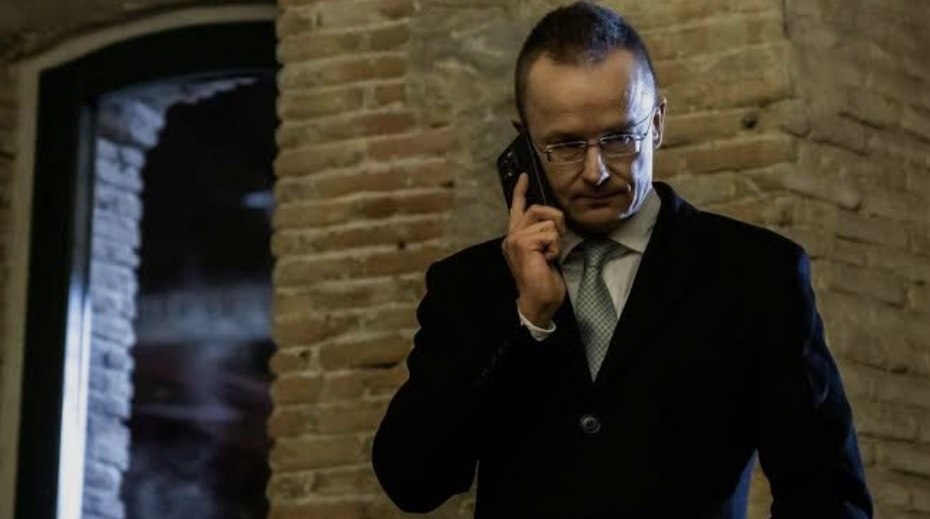 📱I servizi segreti ucraini hanno intercettato il telefono cellulare del ministro degli Esteri ungherese Péter Szijjártó, dopo aver ottenuto il suo numero da un giornalista ungherese.

⚖️Il primo ministro ungherese Viktor Orbán ha annunciato di aver incaricato il ministero della