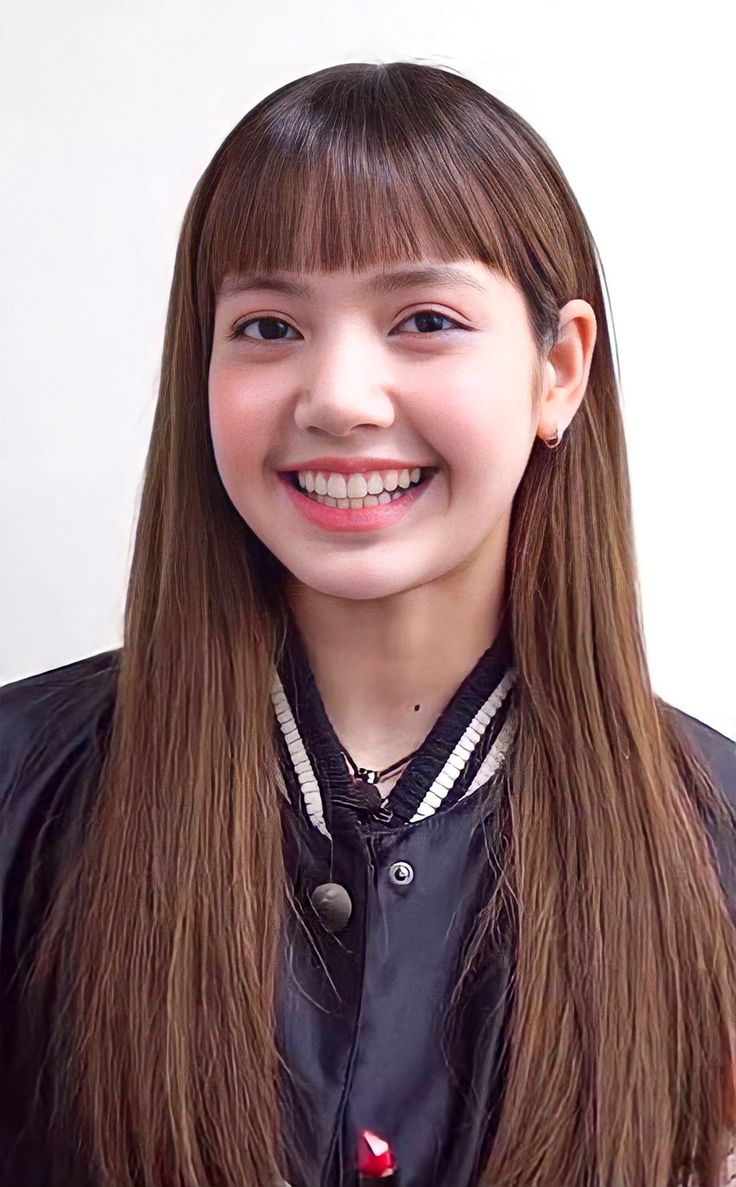Ledollar0327's tweet photo. Please someone take those scissors away from her 😭 https://t.co/W6DmsQwcr3