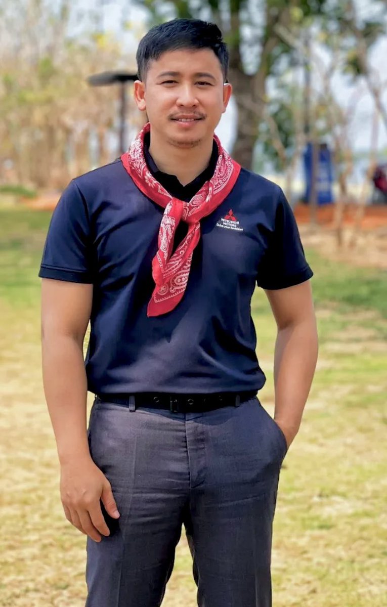 uniform men police suit tweet media