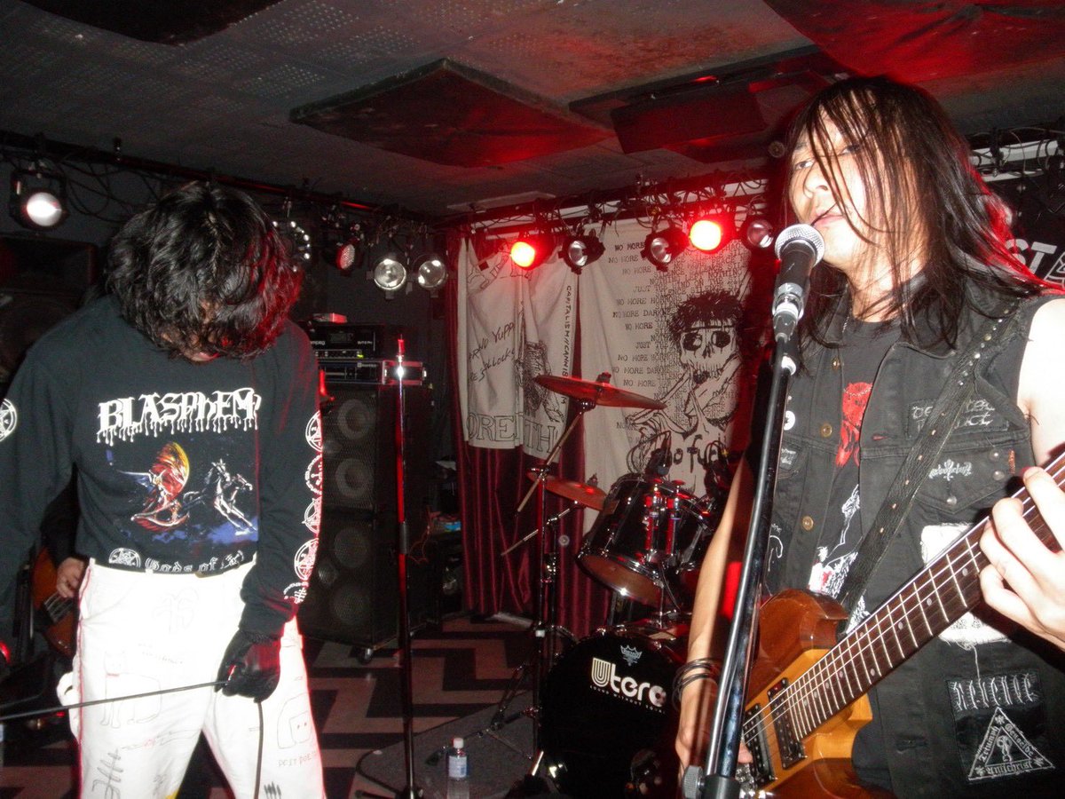 FesterDecay tweet media