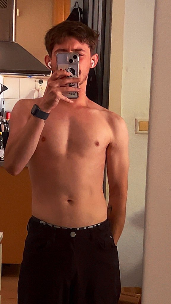 user.418720 tweet media