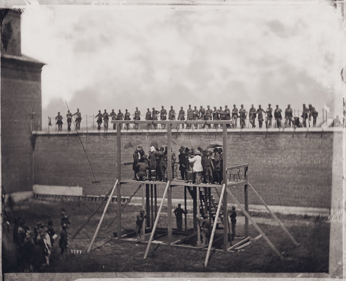 MoundLore tweet media