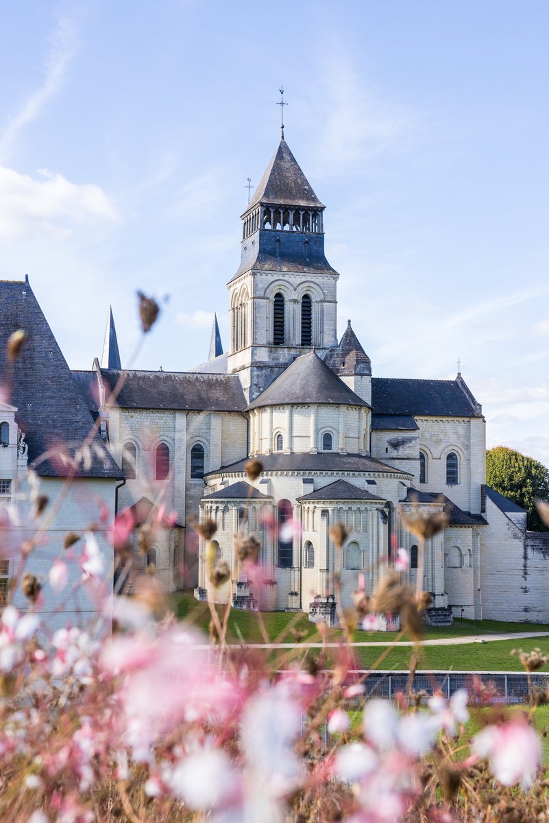Abbaye royale de Fontevraud tweet media