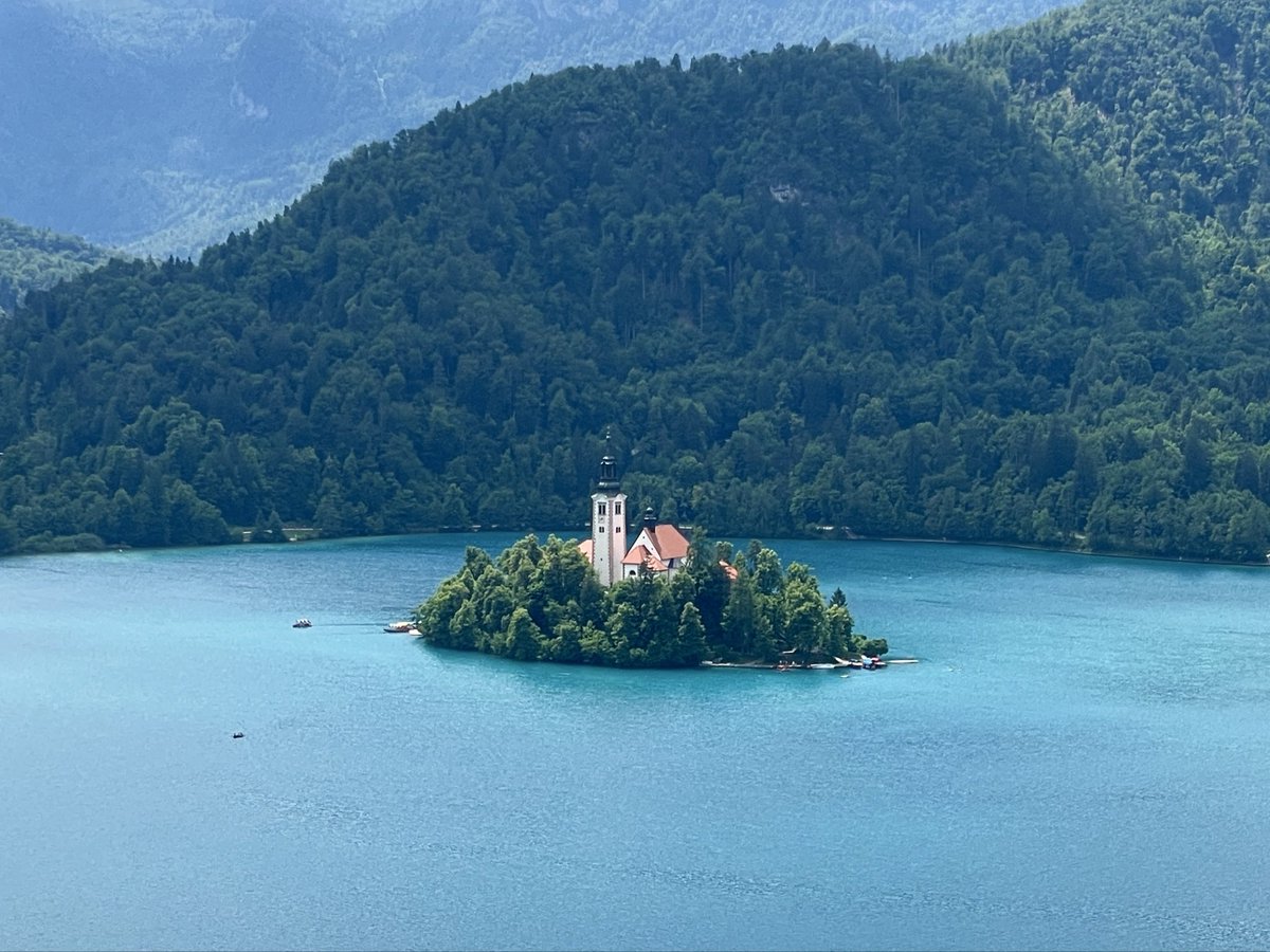 ๋๋ฒจ tweet media