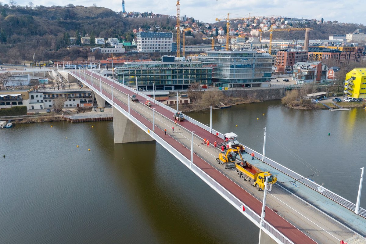Městem na kole tweet media