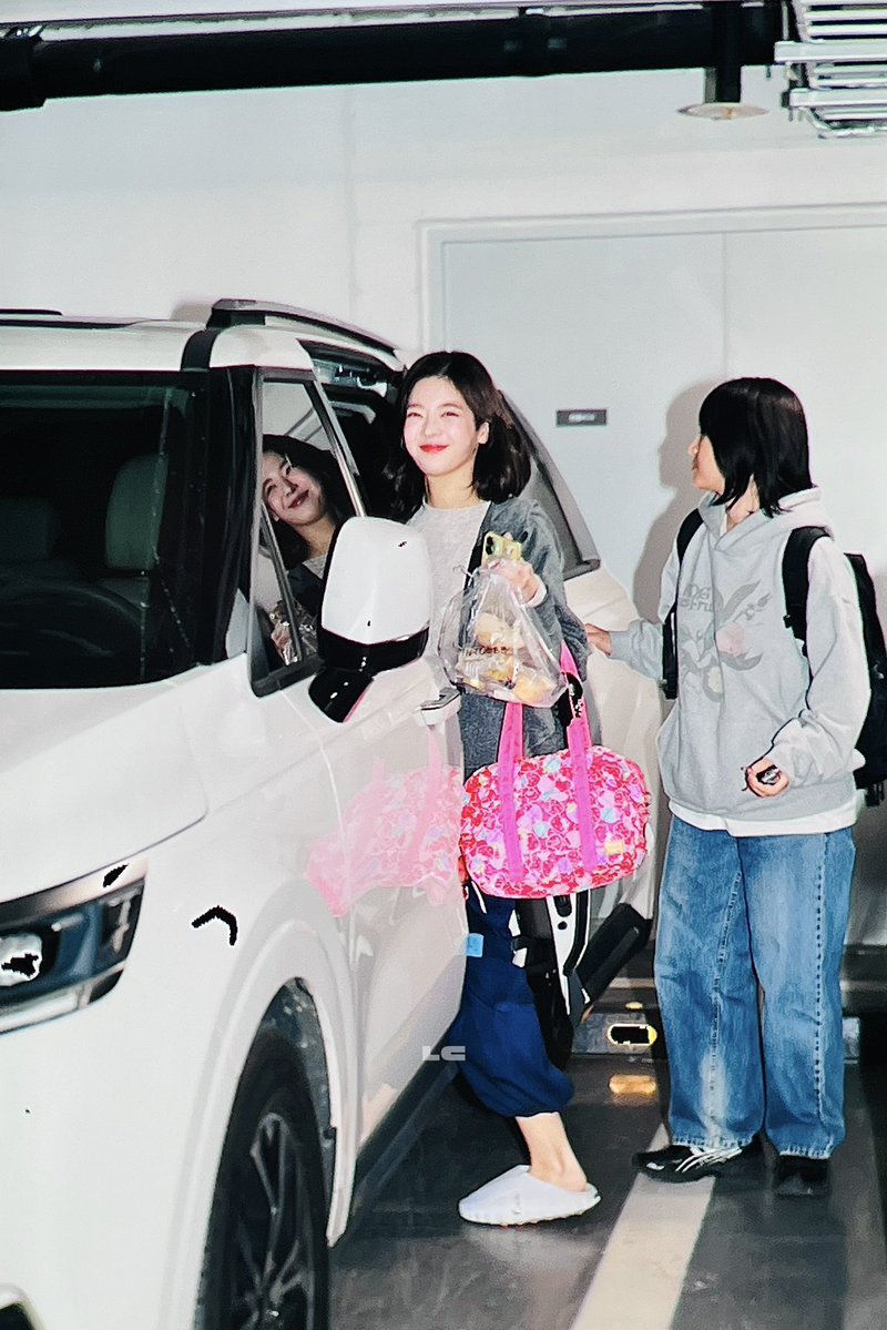 260323 국제강아지의날에강아지만났다아🐶🩵 #ITZY #있지 #LIA #리아