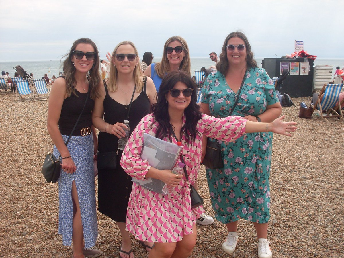 Henhunts's tweet photo. Brighton is made for hen parties.

Add a HenHunt treasure hunt and turn the city into your adventure.

Book early for spring dates.

https://t.co/74tdCmsFSM

#BrightonHenParty #HenPartyIdeas https://t.co/U61suoKm5g