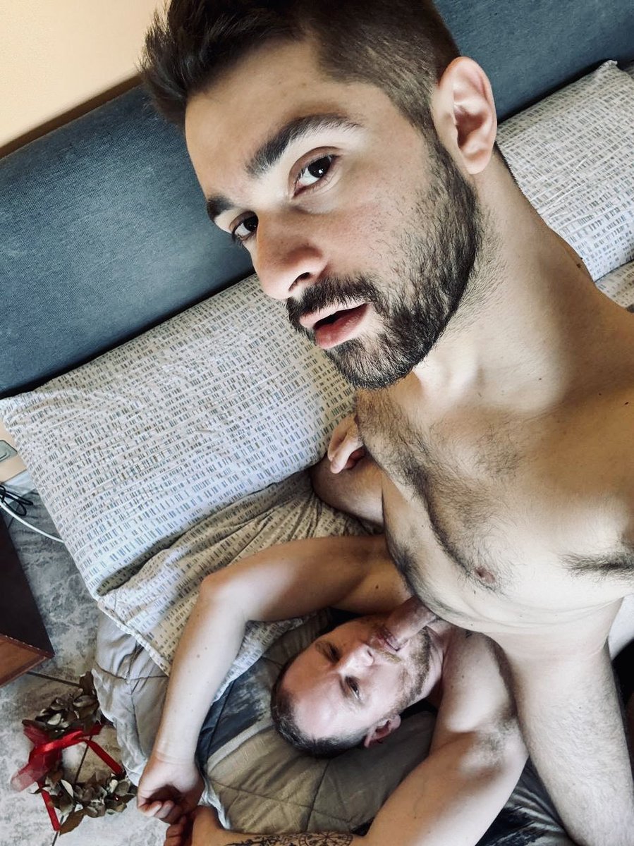 Zio Cose 👅 tweet media