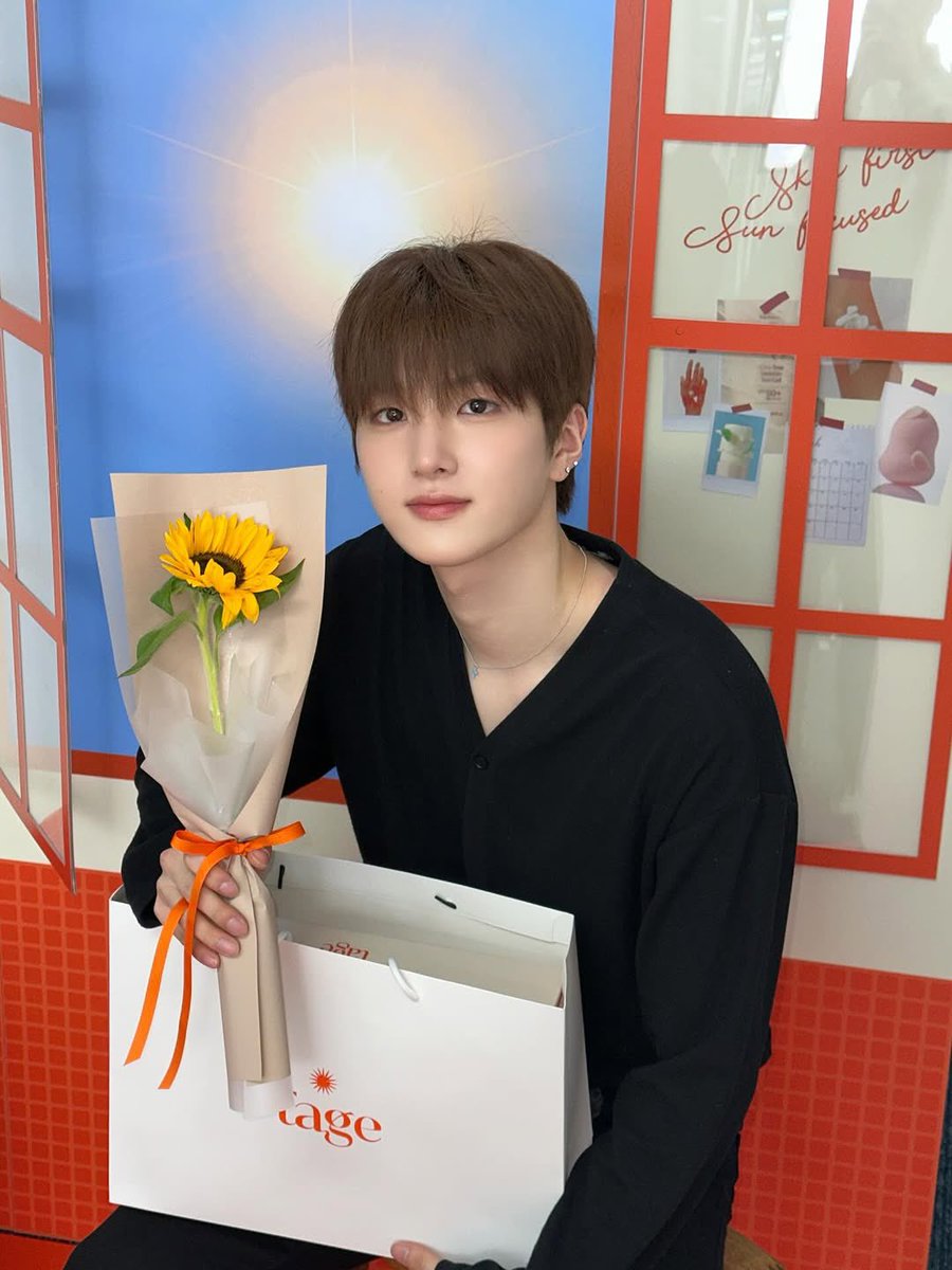 Moon Hyunbin France (문현빈 France)🌕 tweet media
