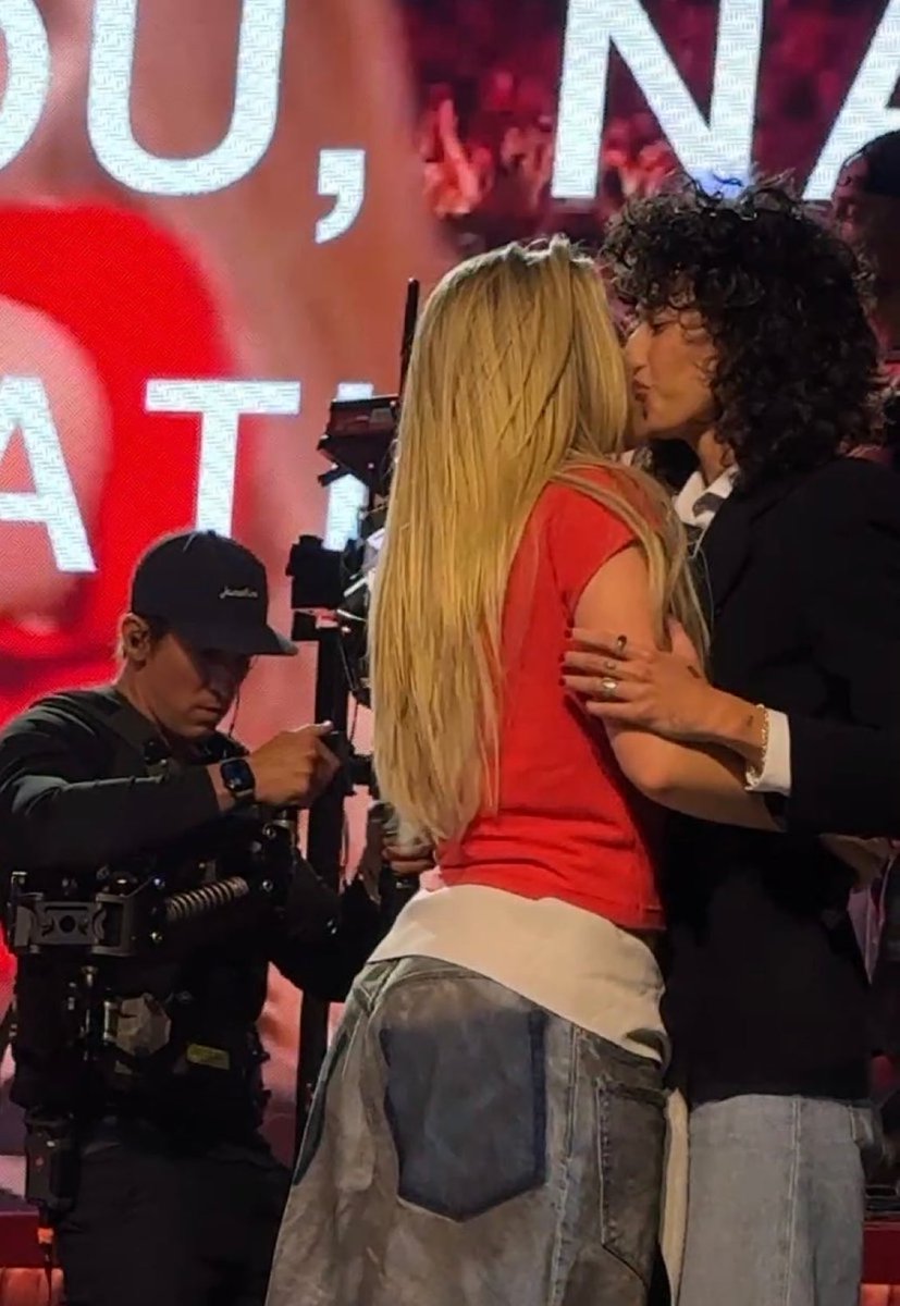 t. • ✂️ ★ missing reneé tweet media