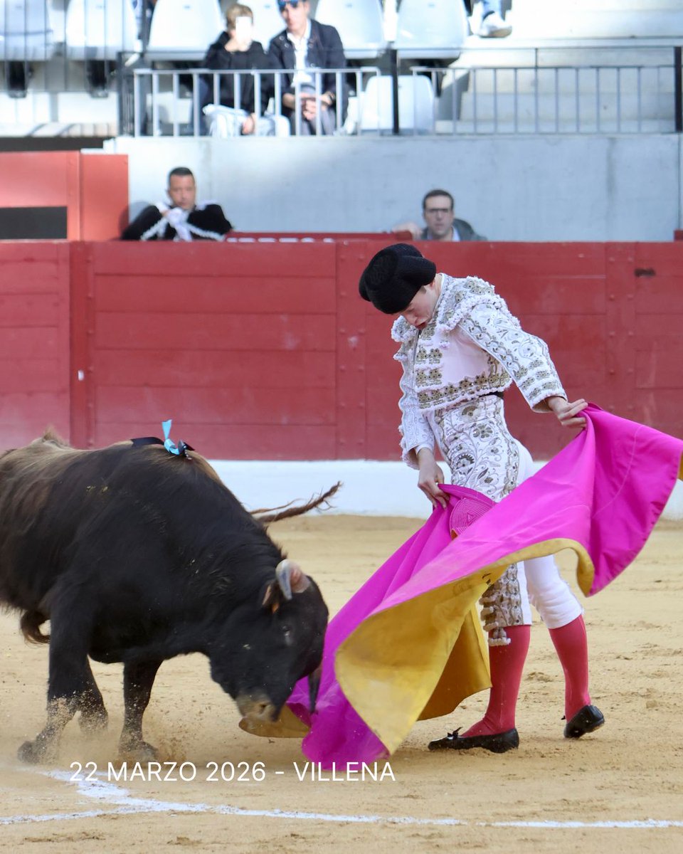 Servitoro tweet media