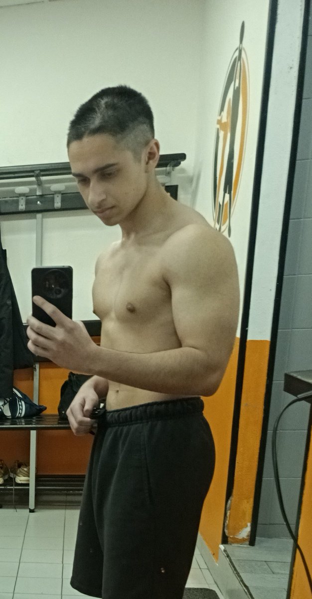 SG storminio tweet media