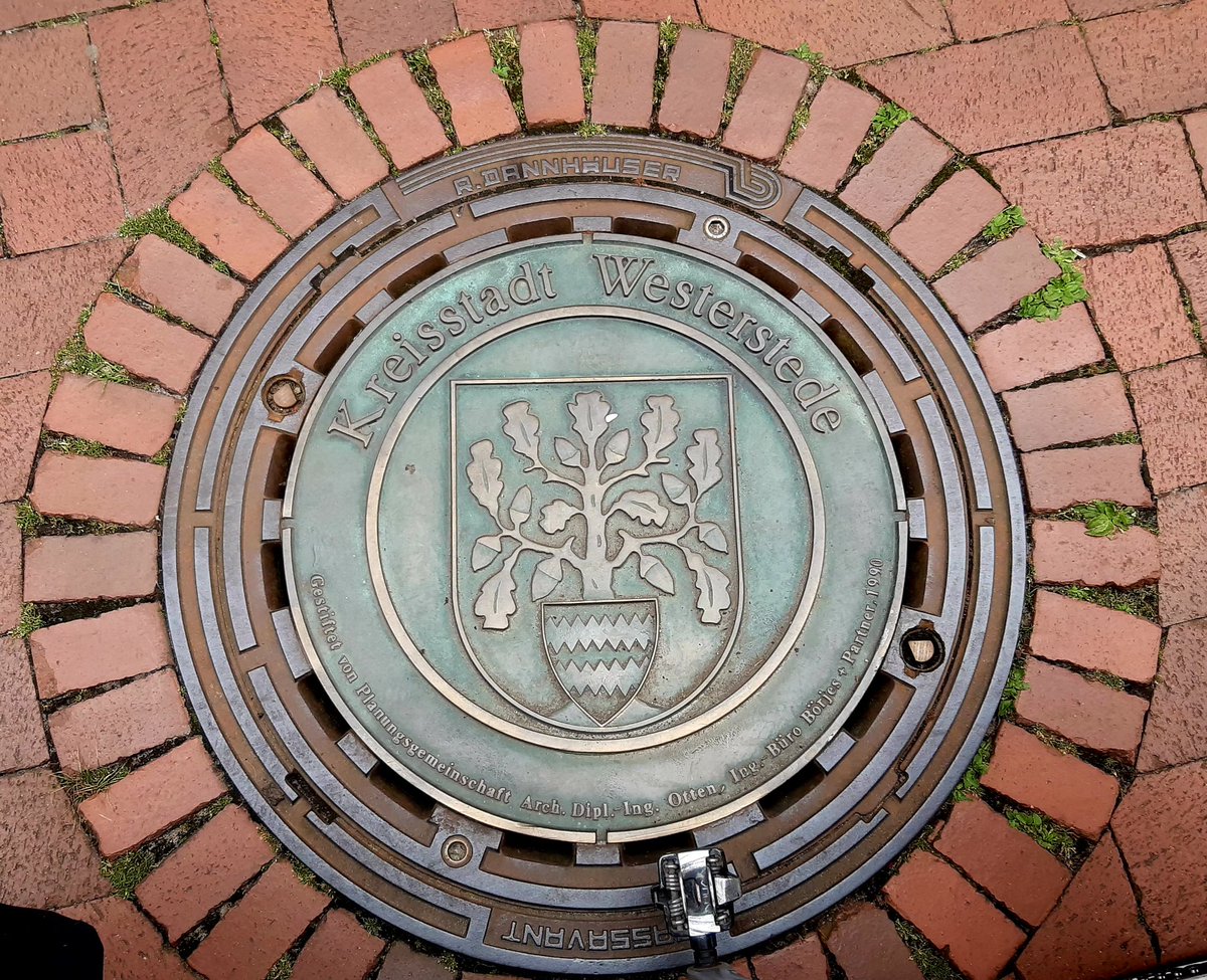 <a href="/martgathercole/">Martin Gathercole🐦X🐦</a> Westerstede for #manholecoverMonday <a href="/VisitGermanyUK/">Visit Germany</a>