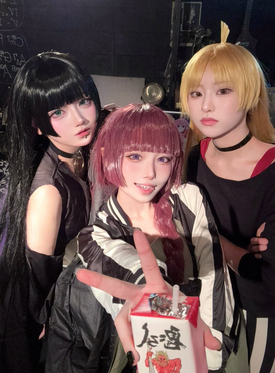 くろつきねむる@にじそ11〖西4ホール イ-69〗 tweet media