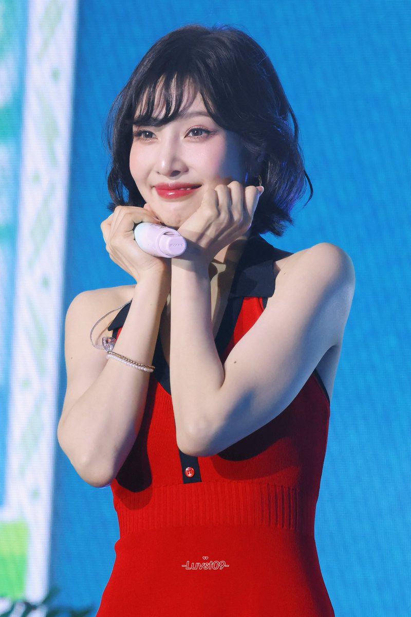 Luvst_09's tweet photo. 260321 𝙅𝙤𝙮 𝙎𝙥𝙡𝙖𝙨𝙝 𝙞𝙣 𝙃𝙤𝙣𝙜 𝙆𝙤𝙣𝙜🇭🇰
🔻𝓡𝑒𝒹 𝒟𝓇𝑒𝓈𝓈🔻
#조이 #박수영 #JOY
#JOY_SPLASH #JOY_ASIA_TOUR https://t.co/kYdbKCF0dm