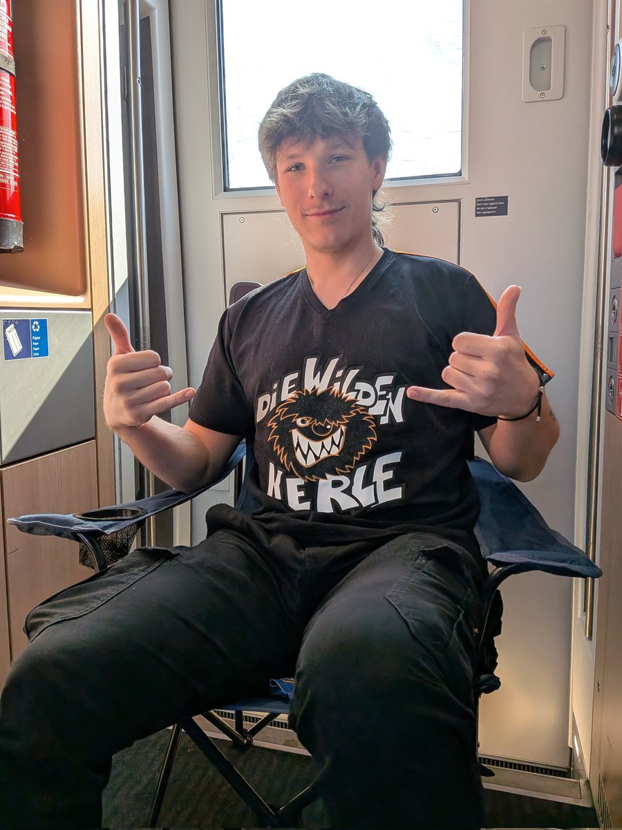 5,50€ Sitzplatz Abzocke nicht mit mir <a href="/DB_Bahn/">Deutsche Bahn Personenverkehr</a> 

Shoutout an freien Willen und diesen Campingstuhl