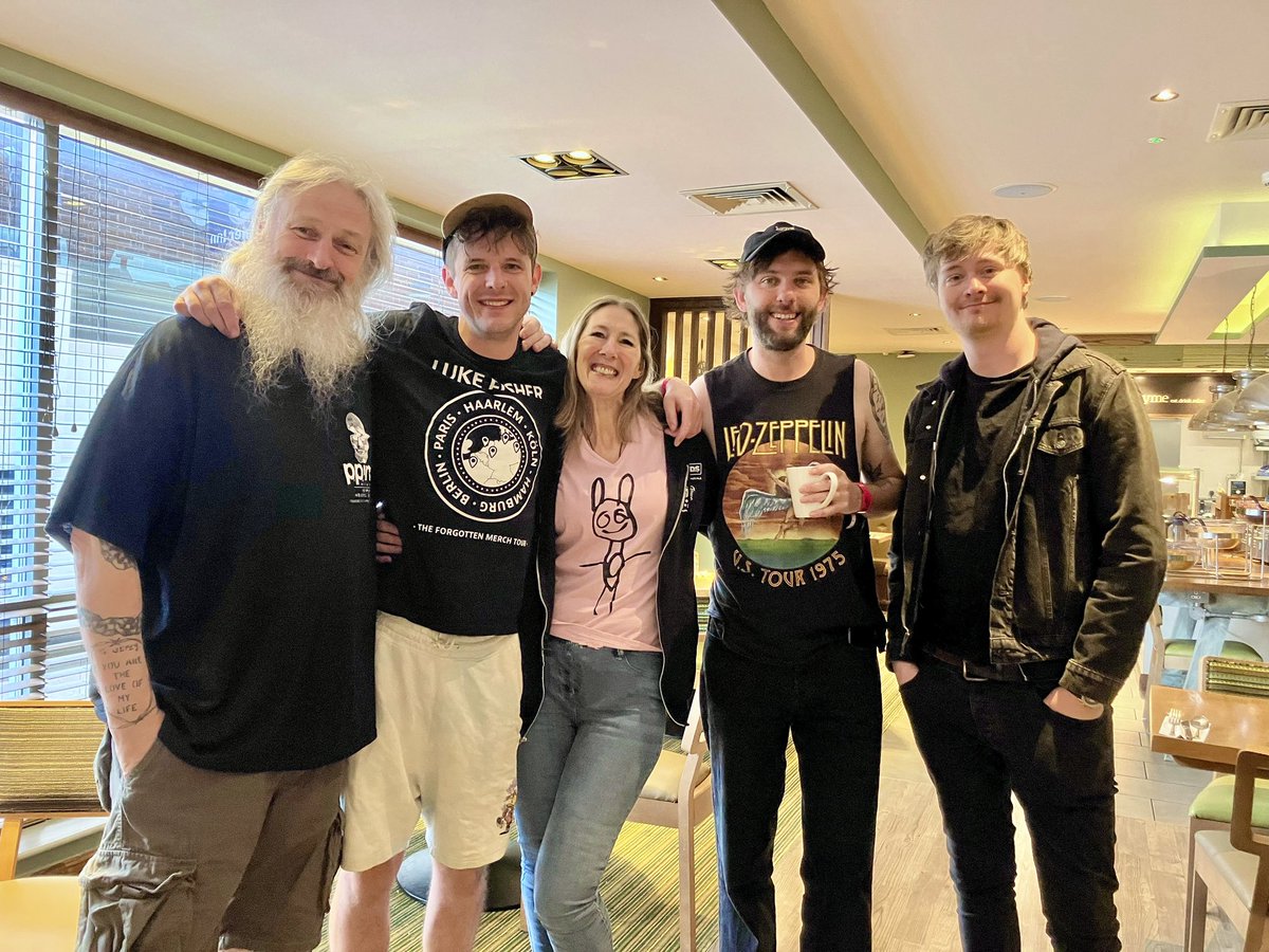 karen thompson tweet media