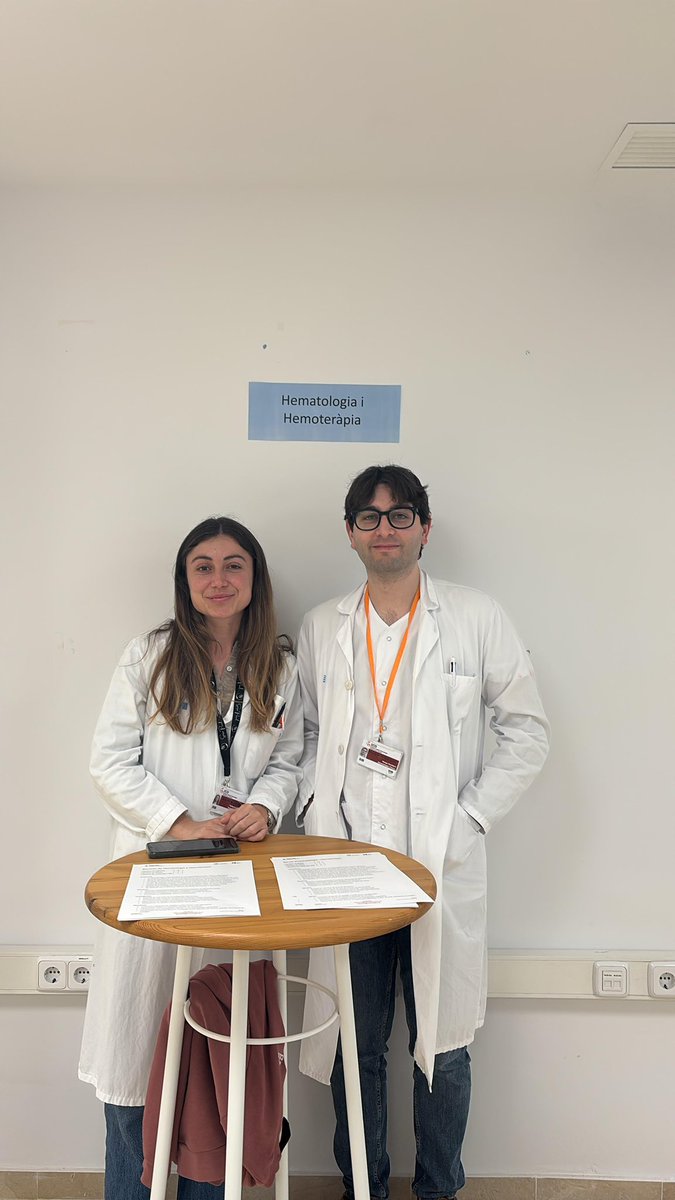HematICO_Hosp's tweet photo. #MIR26!!! Nuestros R3, Ana y Nico, Esperando a los futuros #RBlastos #ICOnicos!!!! 

Hoy puertas abiertas en @hbellvitge !!!
#EligeHematologia #EligeICO 
@HematICO_Hosp @ICO_oncologia https://t.co/xrsYBnUghg