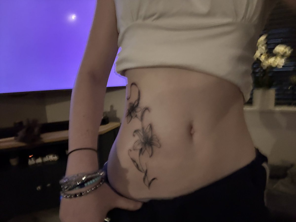 ⋆｡𖦹°⭒˚｡⋆ eviiii:-p!! ⋆｡⋆⋆˚࿔ saw xlov!! tweet media