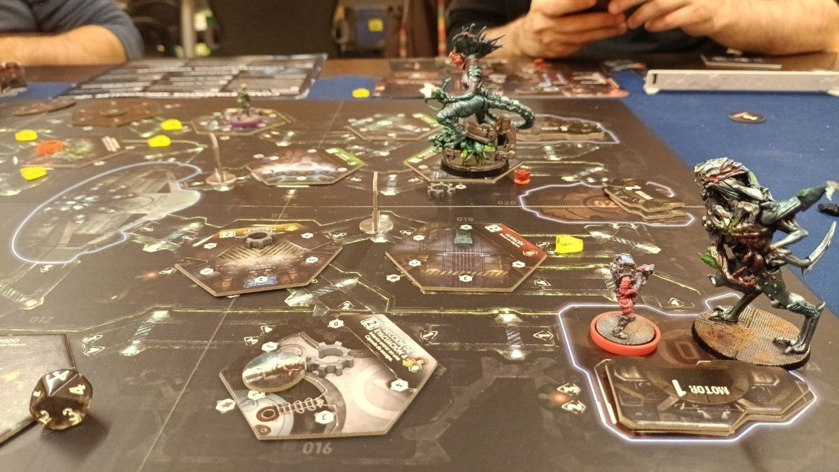 🎲 Els divendres al Gremi Lúdic Desperta Ferro passen coses…

Jocs de taula a dojo i, de manera espontània, fins i tot els roleros s’hi van animar! 😏

Bon ambient, ganes de jugar i moltes partides en marxa, com la de Nemesis👽 i Successors🏛️

Això és fer gremi!🔥