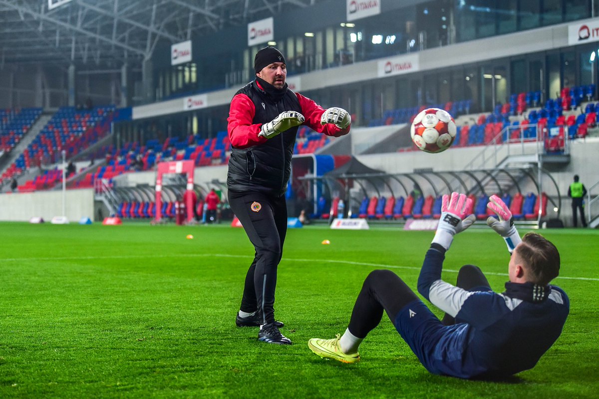 Chrobry Głogów tweet media