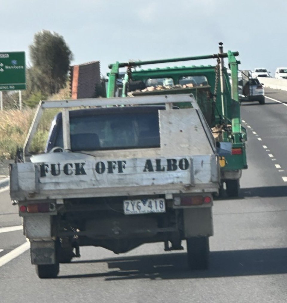 Lozzy B 🇦🇺𝕏 tweet media