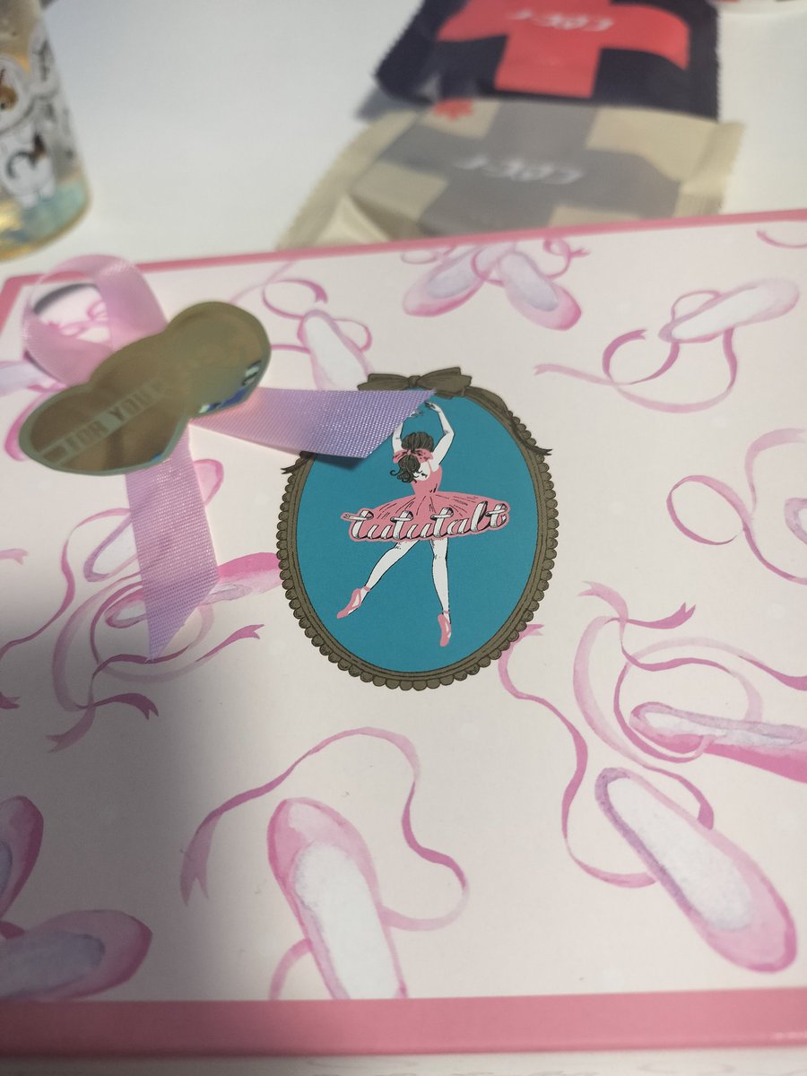 *Nerine* めい tweet media