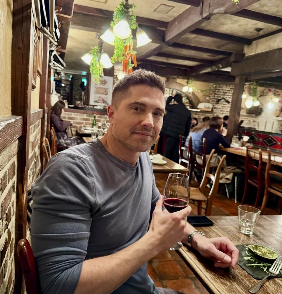 kathyldg2023's tweet photo. Eric Winter in Japan
πΎπ―π΅π― #JaFUN https://t.co/tbX8OE5Ri5