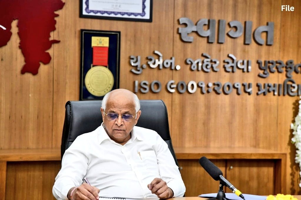 તા. 26 માર્ચ, ગુરુવારના રોજ રામનવમીની જાહેર રજાના અનુસંધાને માર્ચ-2026નો રાજ્ય સ્વાગત બુધવારે યોજાશે...

મુખ્યમંત્રી શ્રી ભૂપેન્દ્રભાઈ પટેલ સમક્ષ નાગરિકોની રજૂઆતો-ફરિયાદોના ઓનલાઈન નિવારણનો માર્ચ મહિનાનો રાજ્ય સ્વાગત તા. 25 માર્ચ, બુધવારના રોજ યોજાશે...

નાગરિકો આ સ્વાગત કાર્યક્રમ