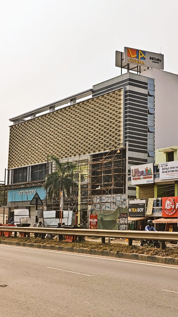 Trichiites tweet media