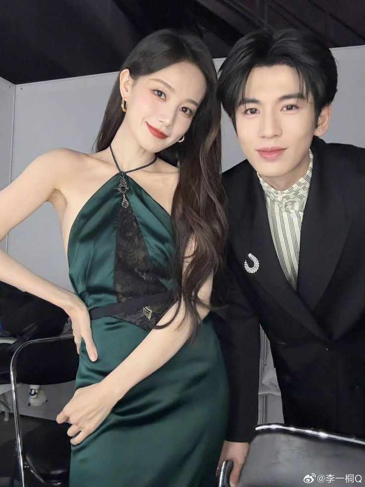 𓆸𓏲 tweet media