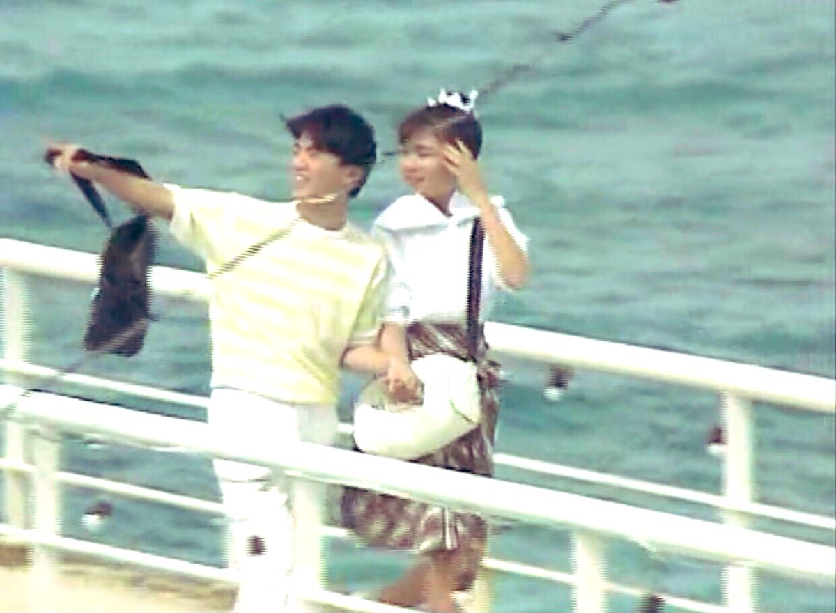 Kfactory2020's tweet photo. 様子が違い
宏二郎が気付き見抜かれてしまう😰

北海道へ行く事を相談すると、宏二朗は岡崎に想いを伝えてから行けよと‼️

遊介は亜紀に何度も想いを伝え様とするも中々言えず…見兼ねた宏二朗が亜紀に体育館へ行く様に促す

遊介は、今マデ素直になれなかった想いを亜紀に伝え、2人は一緒に旅行へ✈️ https://t.co/dhZBqlPf0l