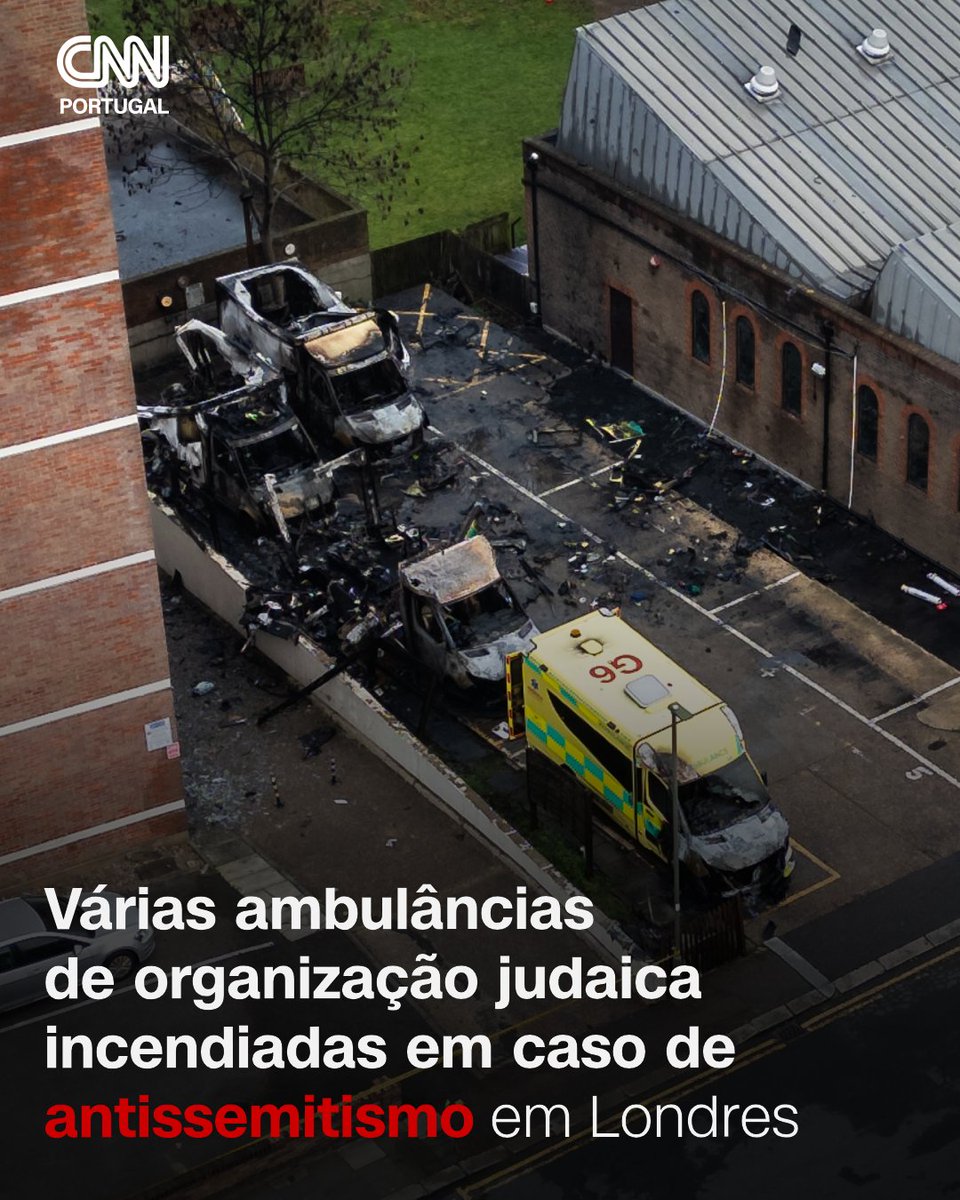 cnnportugal's tweet image. Imagens de videovigilância mostram três pessoas a aproximarem-se do local antes de as chamas começarem.

Saiba mais: swki.me/aSDrgopP

#antissemitismo #terrorismo #londres #ambulancias