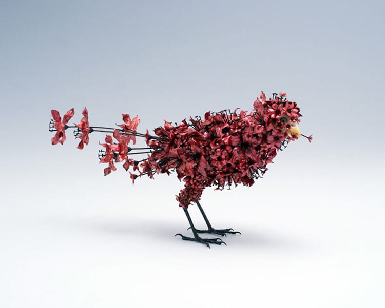 Rincevent_'s tweet image. Taiichiro Yoshida : des animaux faits de fleurs/feuilles de métal — délicatesse végétale, robustesse métallique, rendu fascinant. 🦜🌸⚒️✨

👉 Article en commentaire pour découvrir ses sculptures.

#Art #Sculpture #Métal #Insolite #AnimalArt #2tout2rien