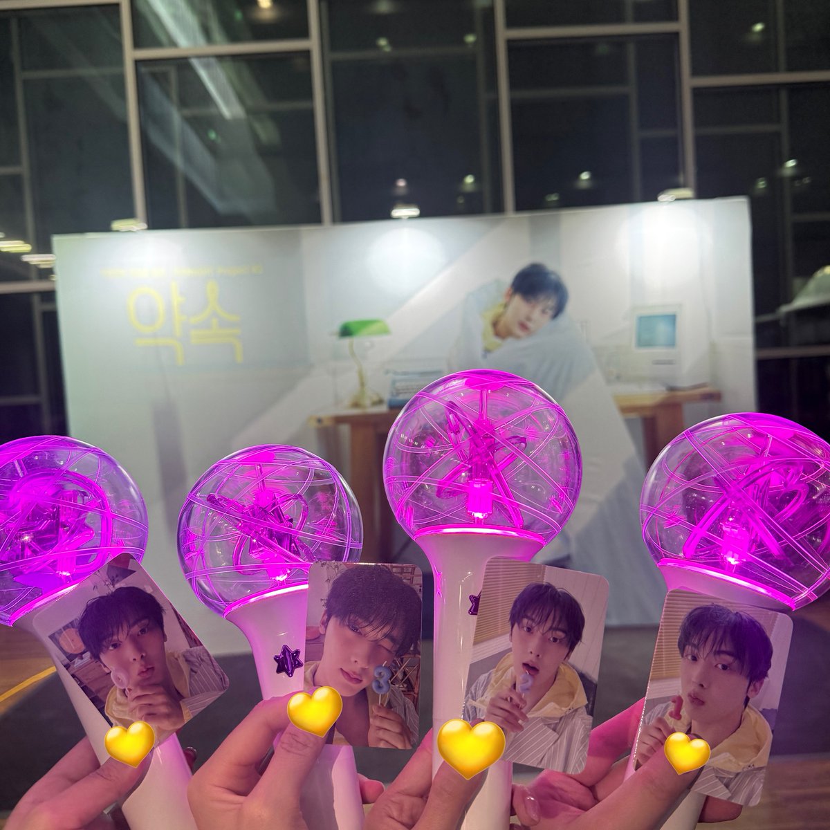 윤모카☕️ tweet media