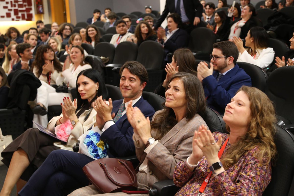 Serbia in Spain tweet media