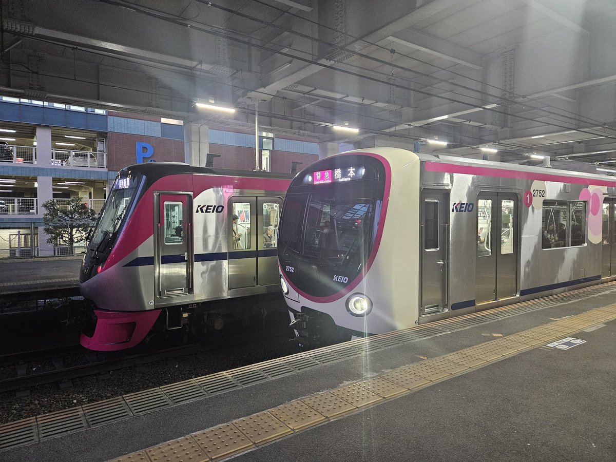 やっと新車に乗る機会に巡り合い。走り始めたばかりの2本目、まだ新車の香りが車内に漂ってました♪