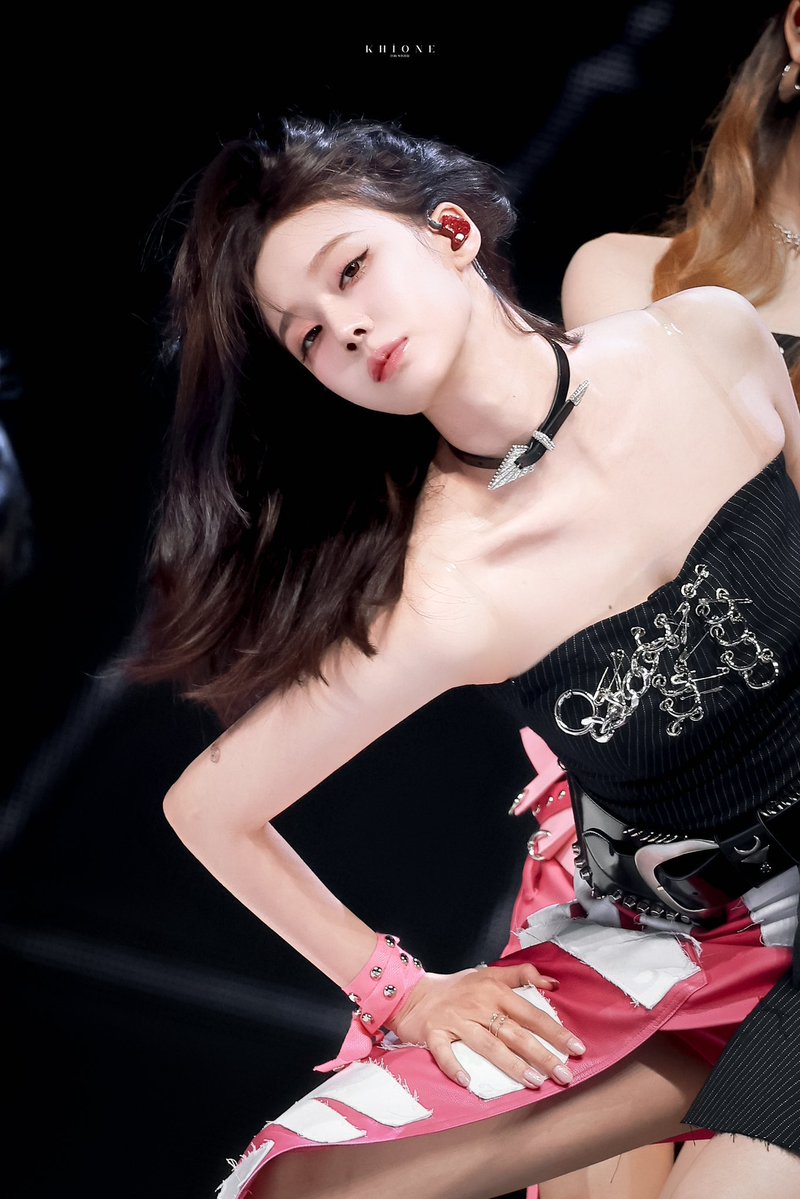 Winter #윈터 tweet media