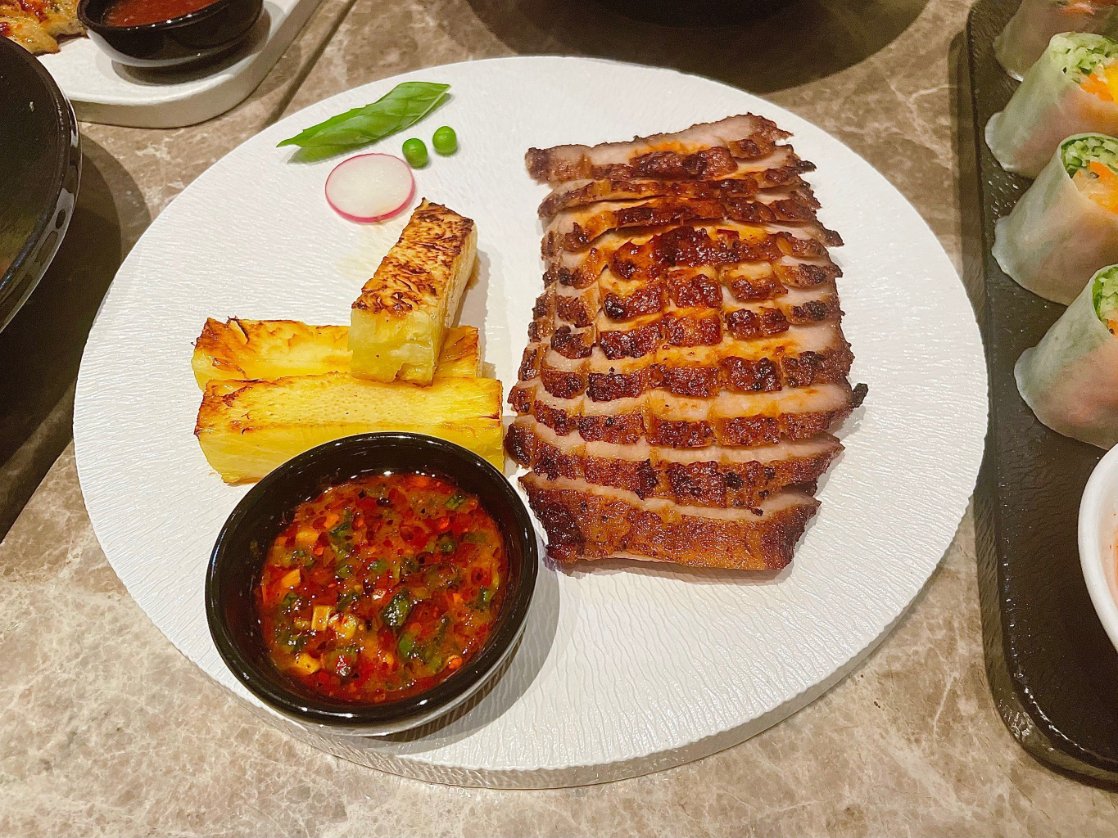 Basudevkuanr's tweet photo. 一口解锁东南亚热带风情！香茅烤鸡配青柠蘸酱，焦香里裹着清新，酸辣开胃超上头｜异国轻食党速码！ https://t.co/I2XwchZ1xj