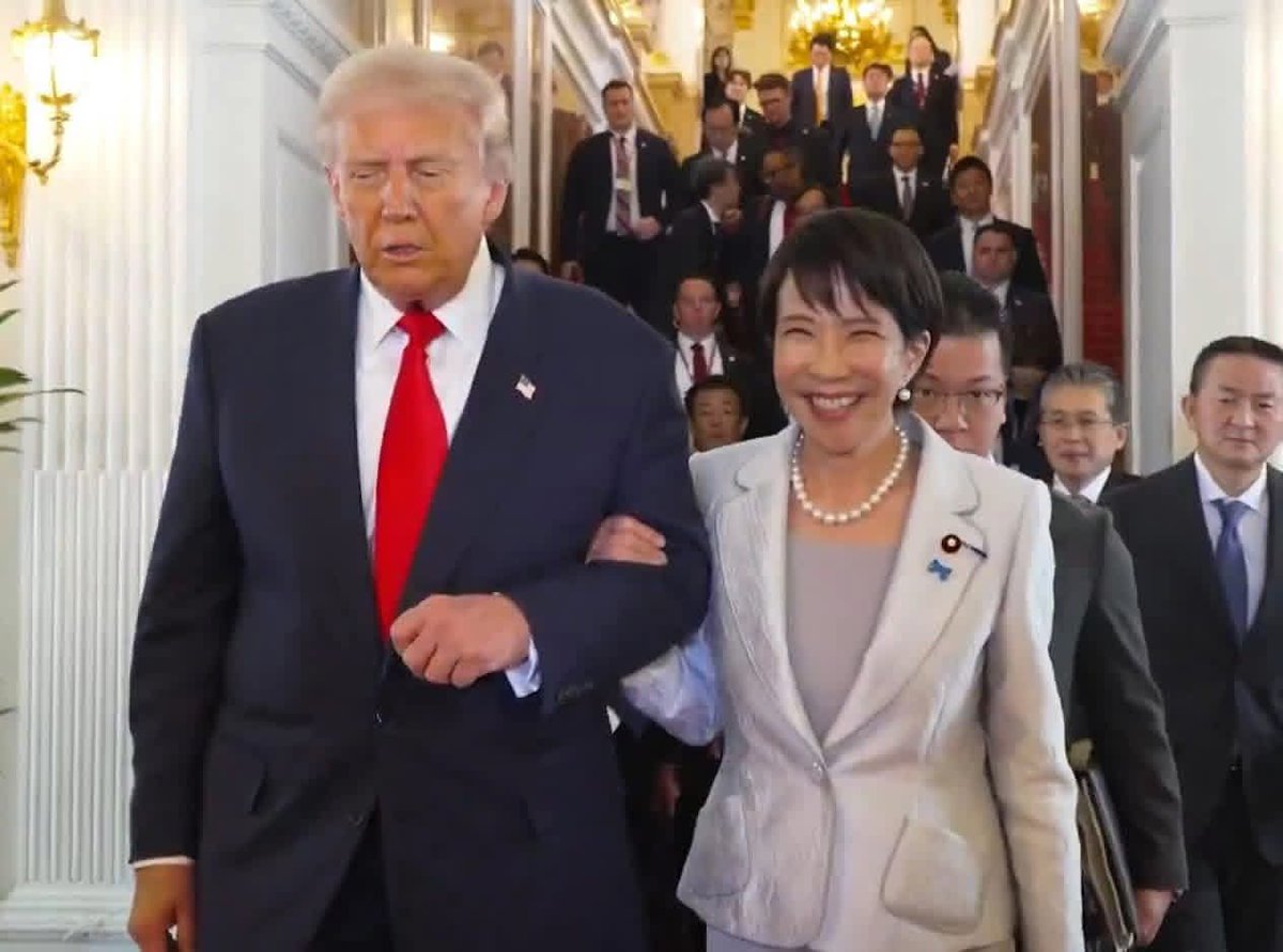 redpillOTC's tweet photo. @takaichi_sanae She’s got that 'my billionaire husband is terminal and we didn’t sign a prenup' glow. https://t.co/VPXP6tBdIs