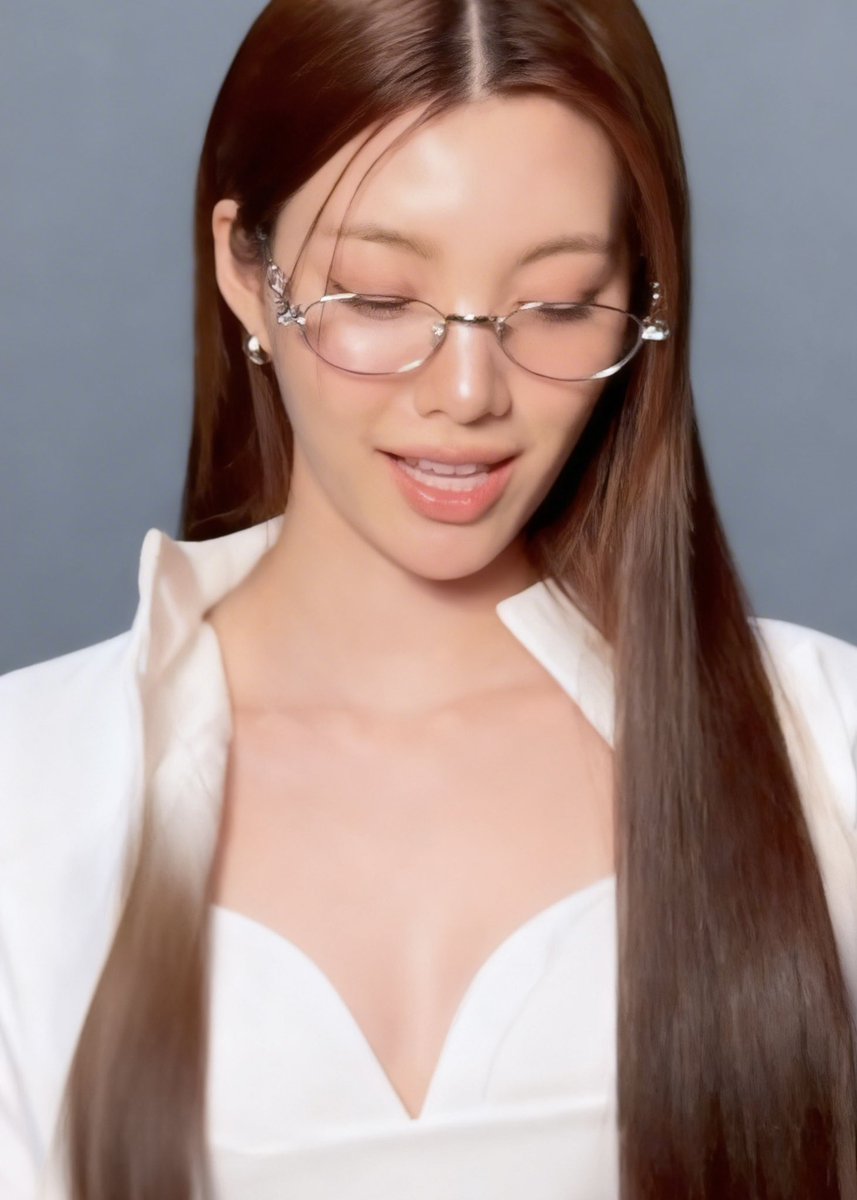 15.kชน์ tweet media