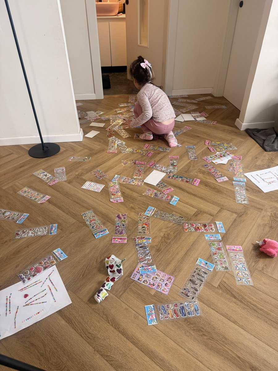 Mikka ShmiKka tweet media