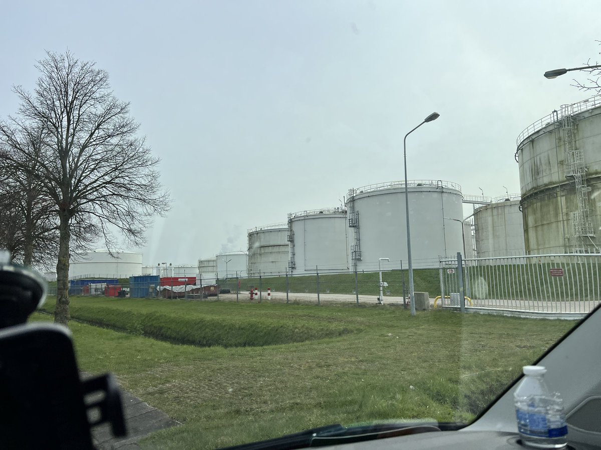 Peter van der Helm tweet media