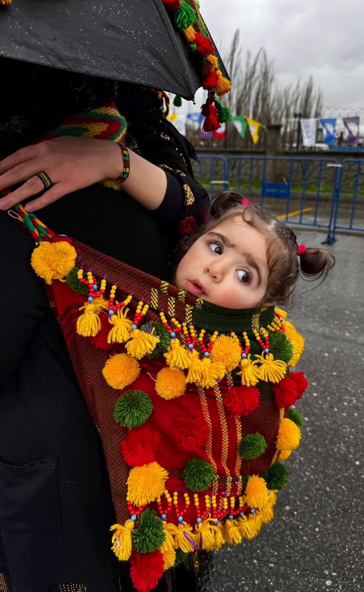 zerebotan's tweet image. Tu Newroz î
Xwedî doz î
Her pîroz î
Li Kurdistan
Bikin pîroz
Bi dil û can…..☀️

#NewrozPîrozBe 
#JinjîyanAzadî
#Newroz