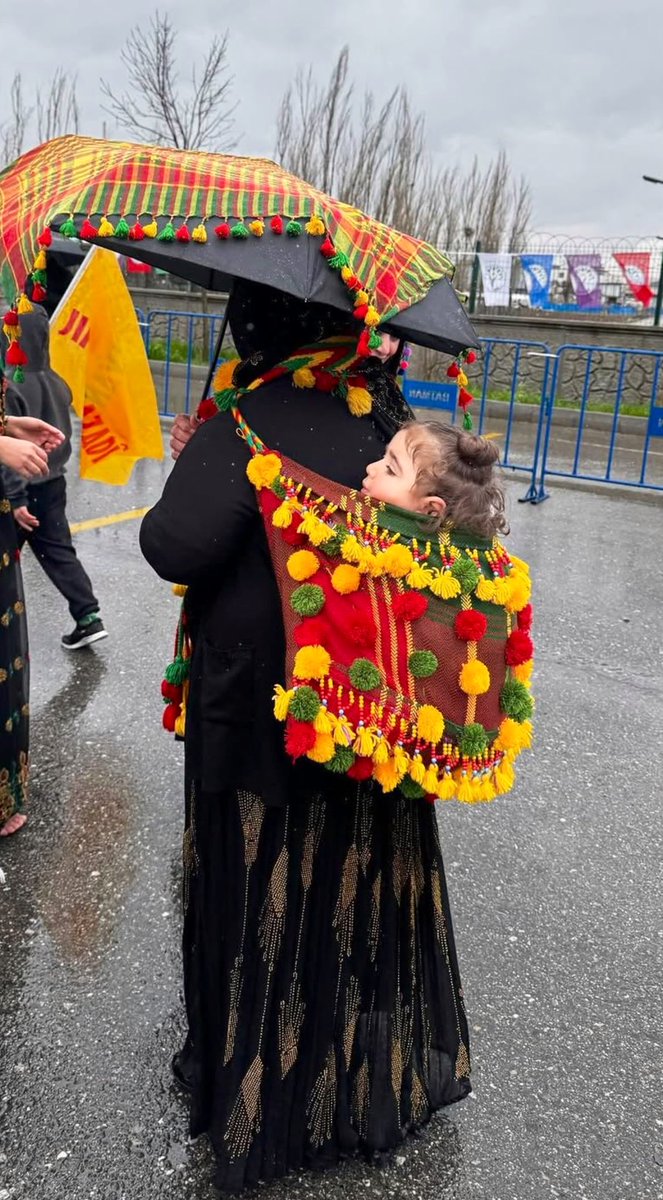 zerebotan's tweet image. Tu Newroz î
Xwedî doz î
Her pîroz î
Li Kurdistan
Bikin pîroz
Bi dil û can…..☀️

#NewrozPîrozBe 
#JinjîyanAzadî
#Newroz