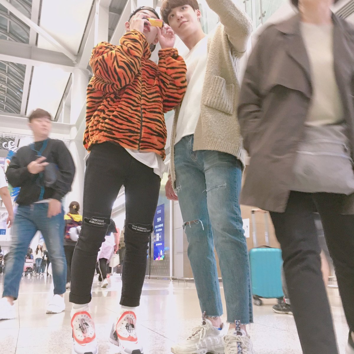 건이 tweet media