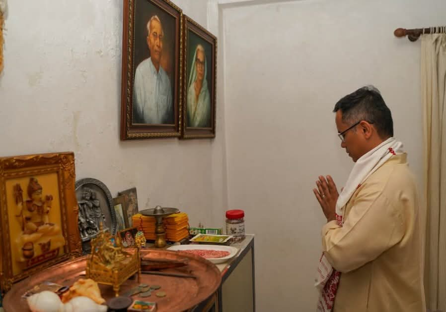 INCAssam's tweet photo. Parampara

Prathishta 

Anushasan

#GauravGogoiForAssam

#AssamWithCongress https://t.co/ti48VHHbsS