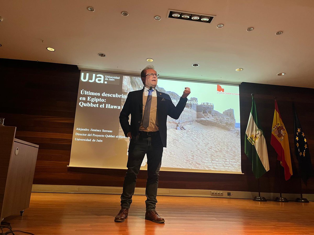 Muchas gracias a todos los que pudisteis disfrutar del encuentro con Alejandro Jiménez Serrano en el Museo de Almería. Acompañado por la gente de Amigos de la Alcazaba Almería

Y gracias en especial a Francisco Verdegay Flores por todos sus desvelos para hacer esto posible.